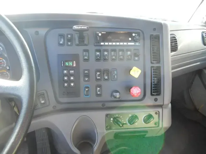 2023 Freightliner Business Class M2 112