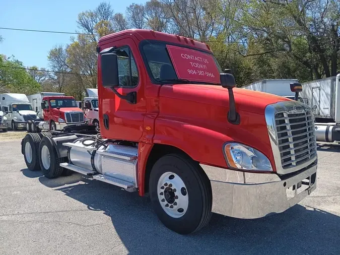 2019 FREIGHTLINER/MERCEDES CASCADIA 125