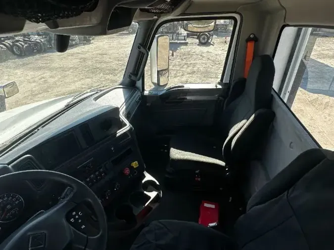 2020 NAVISTAR INTERNATIONAL LT625 DAYCAB T/A