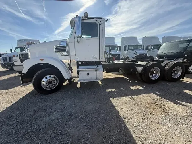 2014 FREIGHTLINER CORONADO 122 SD