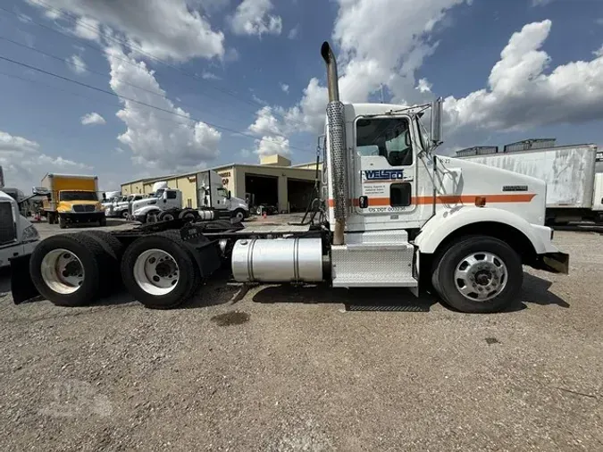 2013 KENWORTH T800