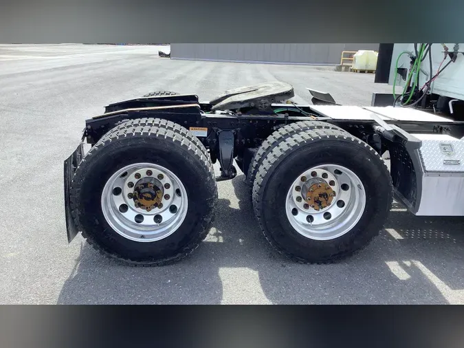 2020 Freightliner Cascadia 126