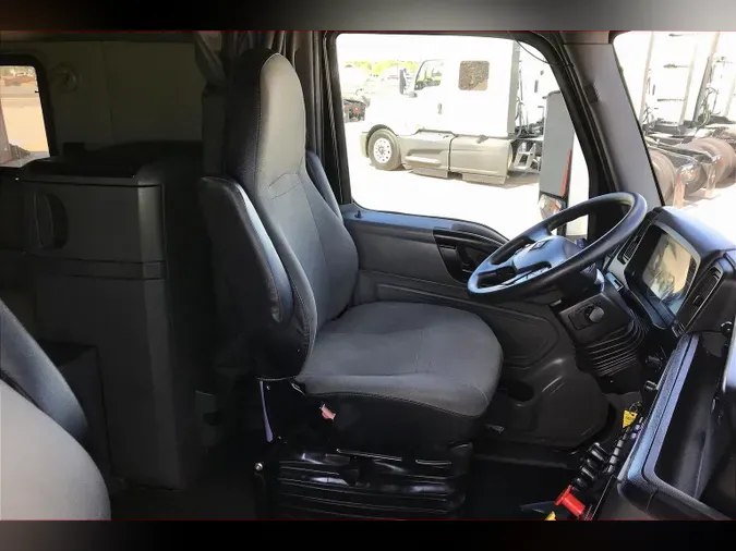 2022 INT LT625 6x4