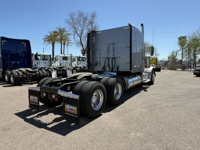 2020 Peterbilt 389