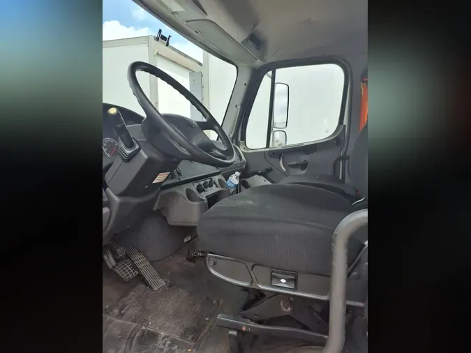2020 FREIGHTLINER M2 106