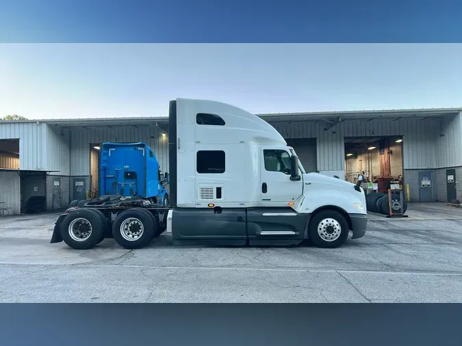 2022 International LT