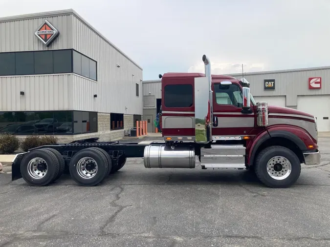 2026 International HX620 Sleeper