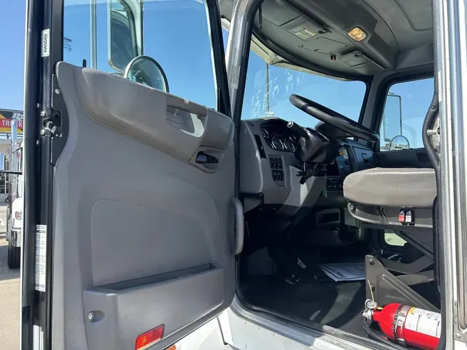 2018 Peterbilt 337