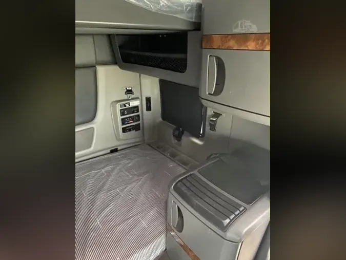 2022 INTERNATIONAL LT