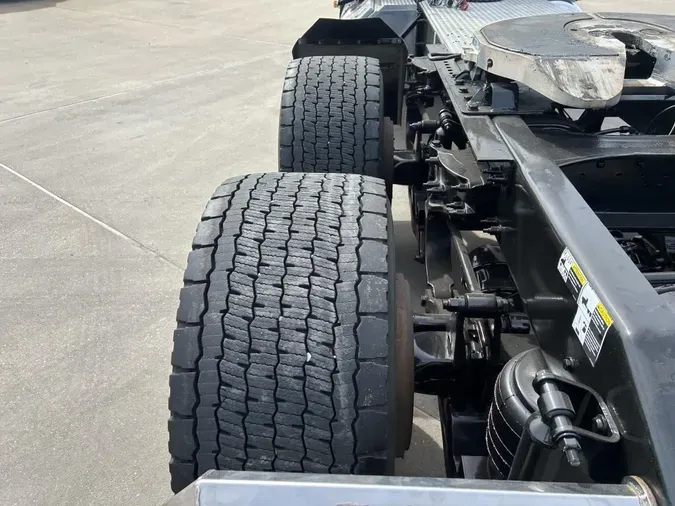 2023 Peterbilt 579