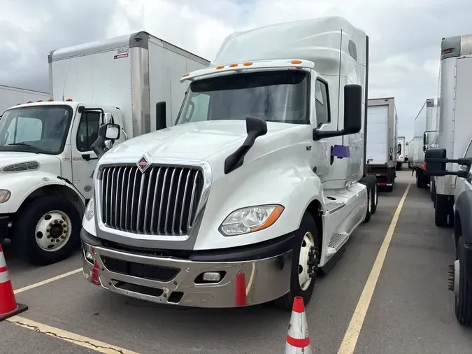 2019 NAVISTAR INTERNATIONAL LT625 SLPR CAB