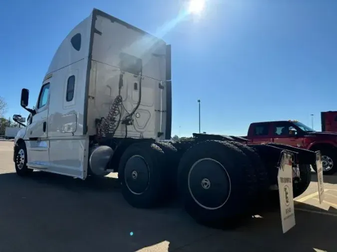 2020 Freightliner New Cascadia 126