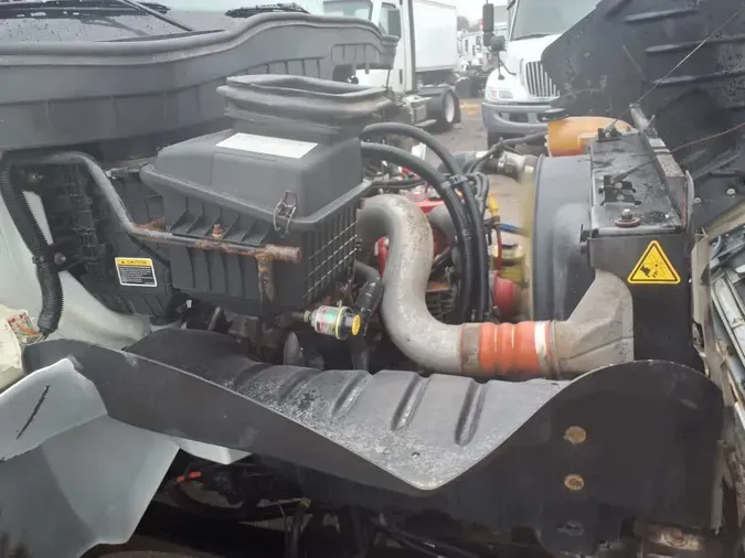 2020 NAVISTAR INTERNATIONAL MV607 (4X2)