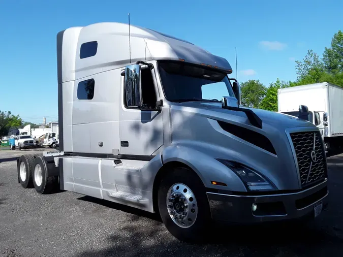 2020 VOLVO VNL64T-760