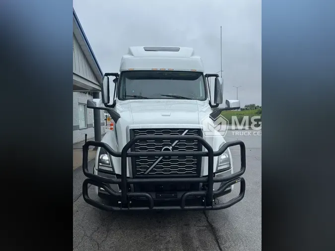 2022 VOLVO VNL64T860