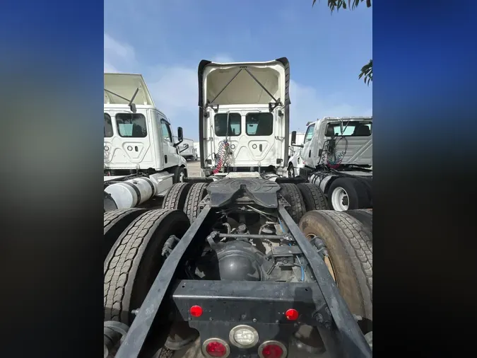 2019 FREIGHTLINER/MERCEDES CASCADIA 125