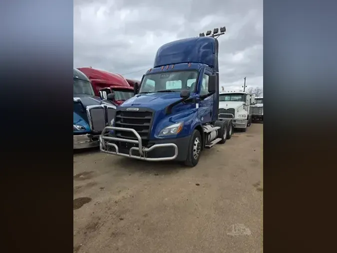 2021 FREIGHTLINER CASCADIA 116