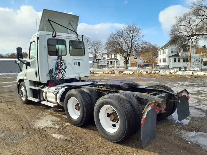 2019 FREIGHTLINER/MERCEDES CASCADIA 125f1b3b58e89cba2a44aa0cacbad75cb3e