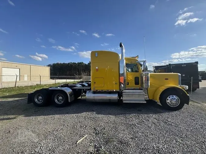 2023 PETERBILT 389