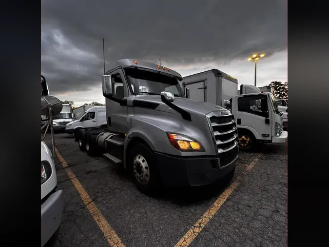 2018 FREIGHTLINER NEW CASCADIA PX12664