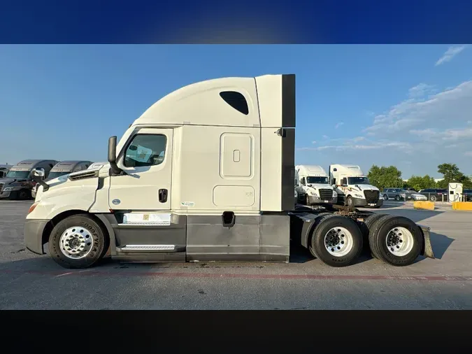 2022 Freightliner Cascadia 126