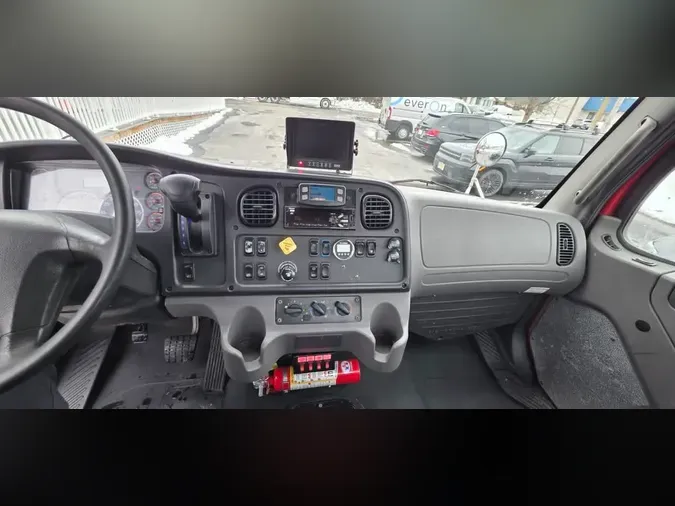 2020 FREIGHTLINER/MERCEDES M2 106