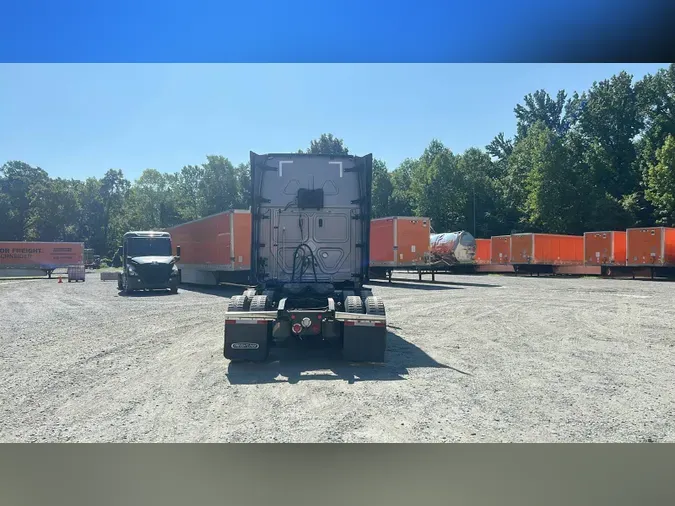 2023 Freightliner Cascadia 126f1be09b1db04e1037e00ee7e96edc2c5