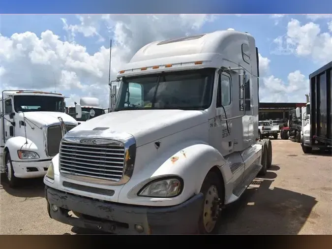 2001 FREIGHTLINER COLUMBIA 120