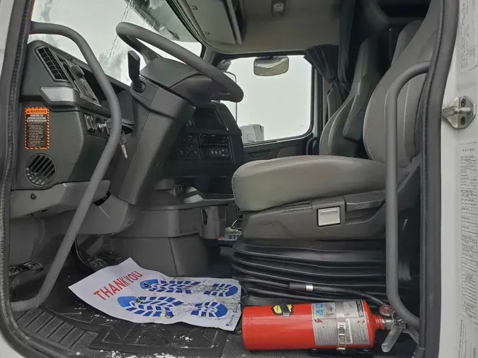 2024 VOLVO VNL64T760f1c1b7003a8ec791c313511f24c44217