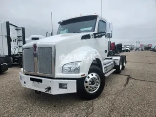 2022 KENWORTH T880