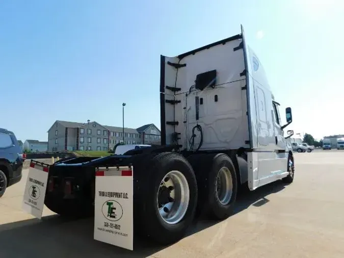 2022 Freightliner New Cascadia 126