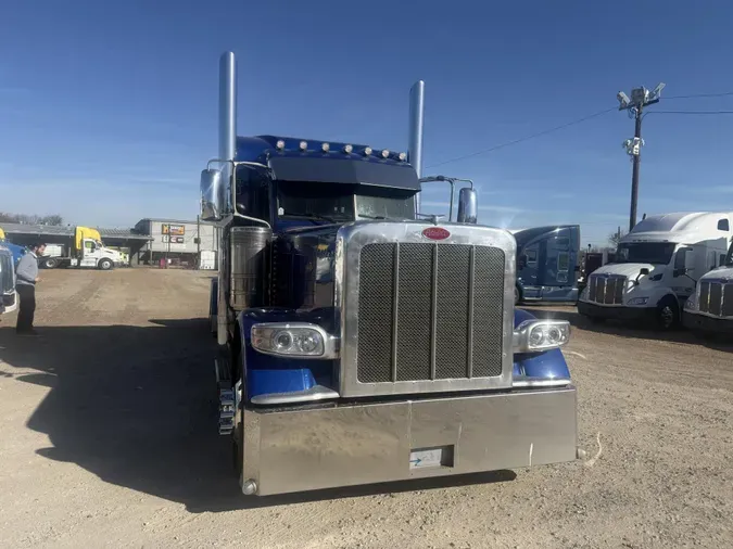 2022 Peterbilt 389