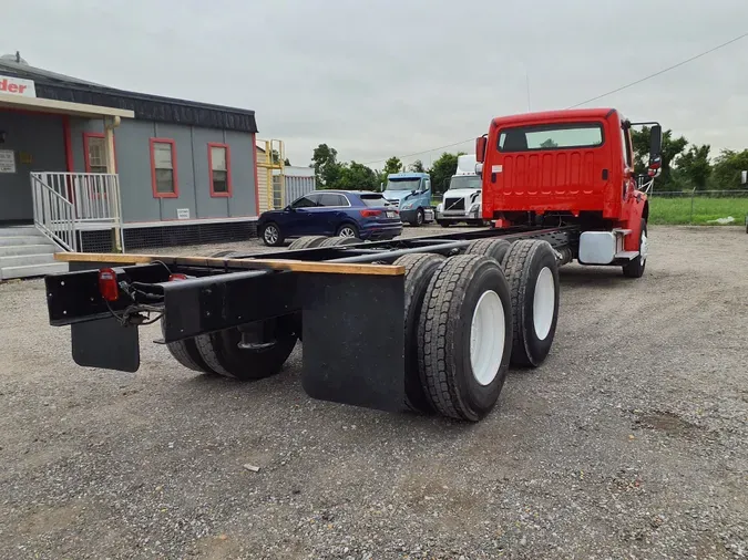 2016 FREIGHTLINER/MERCEDES M2 106