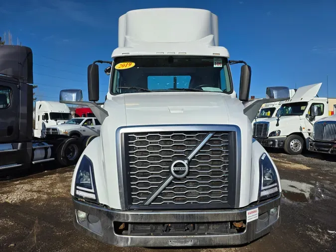 2019 VOLVO VNL64T-300