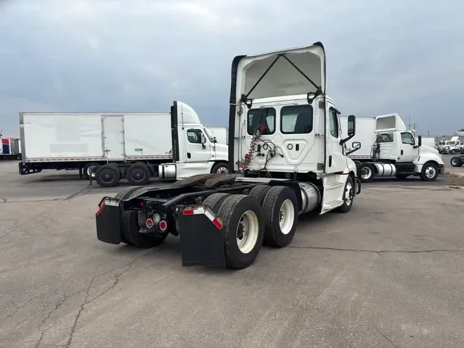 2021 FREIGHTLINER/MERCEDES NEW CASCADIA PX12664f1d4caa85bbb7c61b6928f1c56100c32
