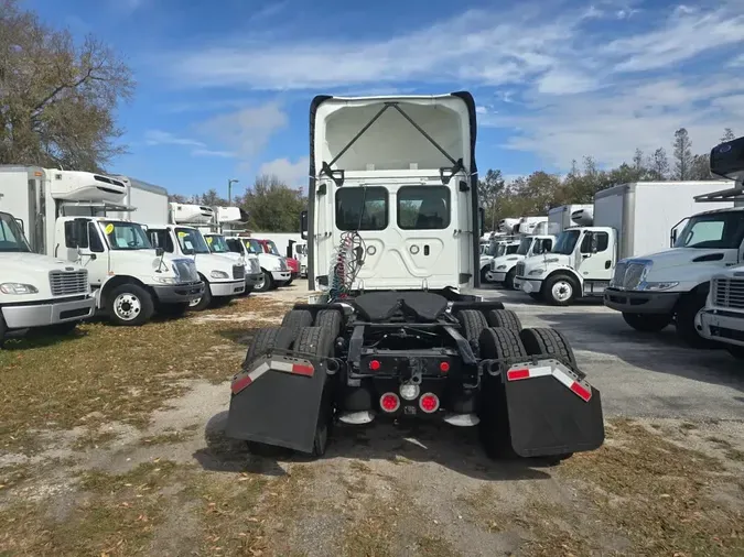 2019 FREIGHTLINER/MERCEDES CASCADIA 125