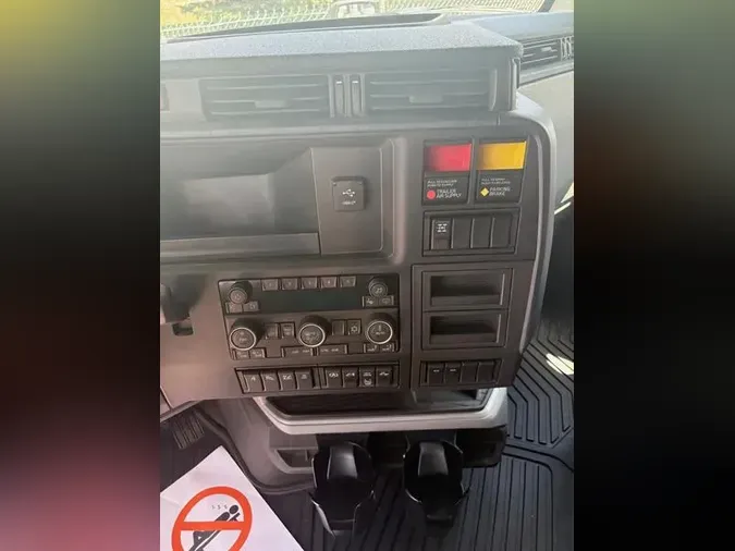 2026 VOLVO TRUCK VNL64TV04