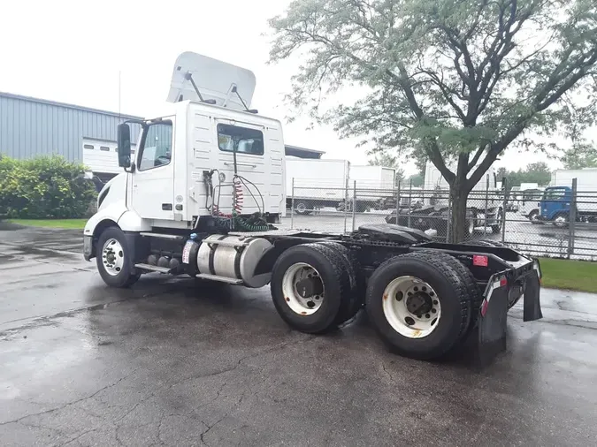2019 VOLVO VNL64T-300f1e05b2d951c37c93ac5da9edf1ed0ef