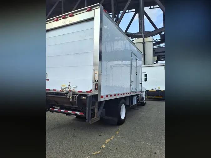 2018 HINO 268