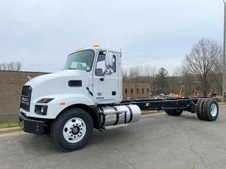 2021 Mack MD642