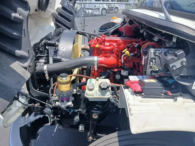 2021 FREIGHTLINER/MERCEDES M2 106f1eb3f272cb0b458c53caf674e881e5c