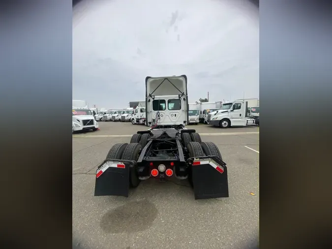 2020 FREIGHTLINER/MERCEDES NEW CASCADIA 116