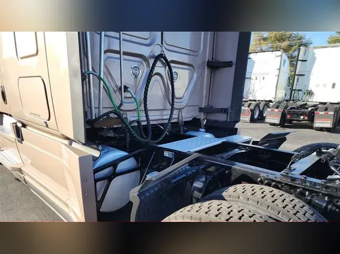 2022 FREIGHTLINER CA126f1f7304ab393dfe31ca17e8041341ec2