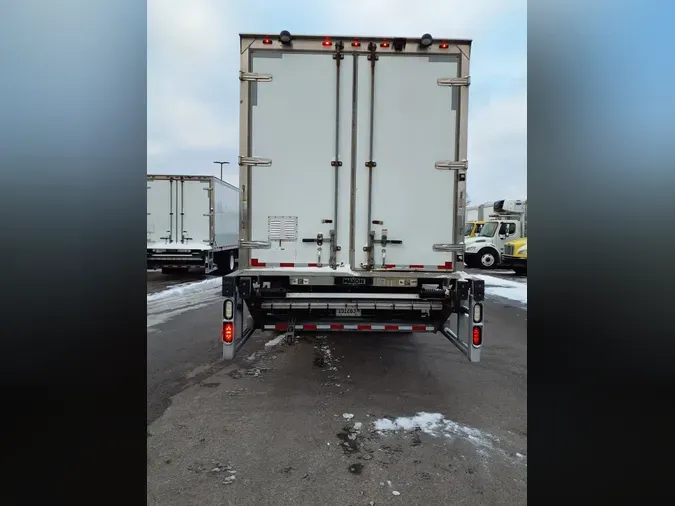 2016 FREIGHTLINER/MERCEDES M2 106