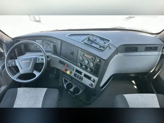 2021 Freightliner Cascadia 126