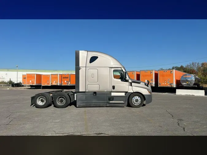 2023 Freightliner Cascadia 126