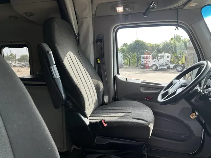 2021 Peterbilt 567