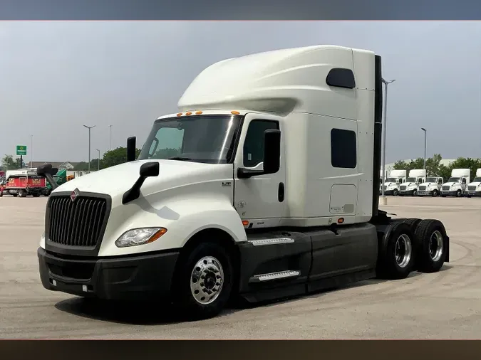 2022 INT LT625 6x4