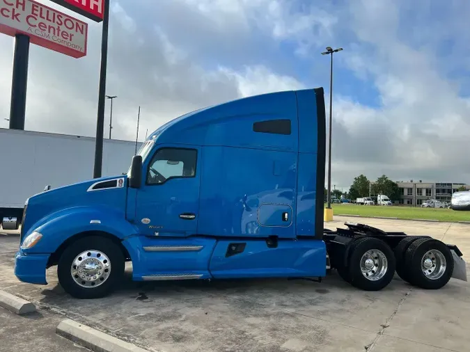2022 Kenworth T680