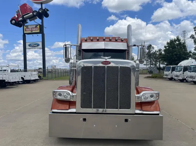 2023 Peterbilt 389